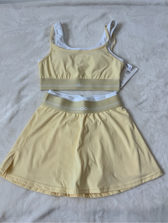ALO Yoga Dresses & Skirts - ALO Yoga Light Yellow Skater Active Skirt